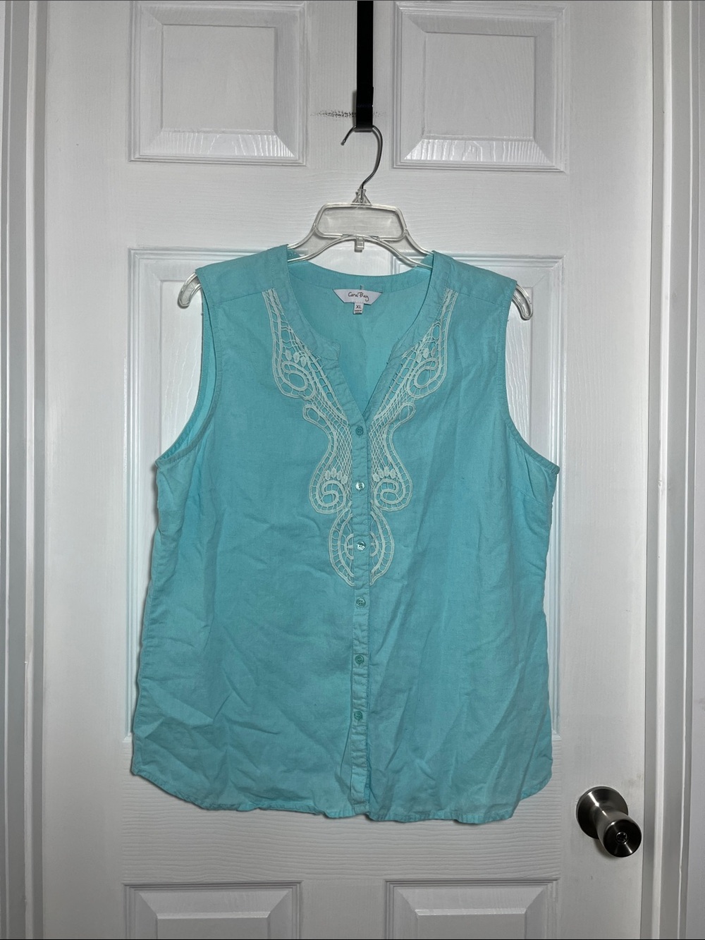 Coral Bay Turquoise Sleeveless Button-Down Shirt with Crocheted Lace
